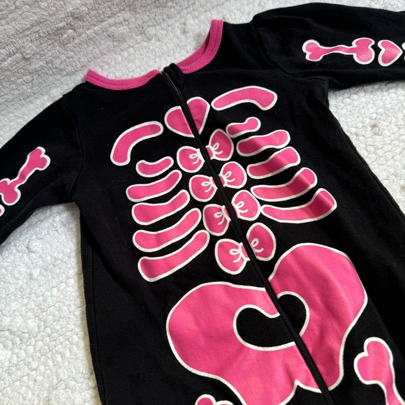 baby girl infant skeleton onesie PJ footed black hot pink heart 3-6mo 100%cotton - Picture 3 of 6